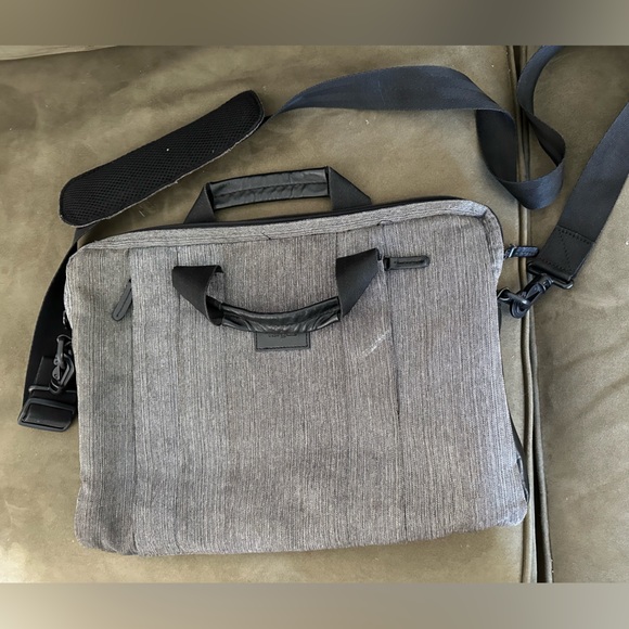 Targus Laptop Case - Picture 2 of 6